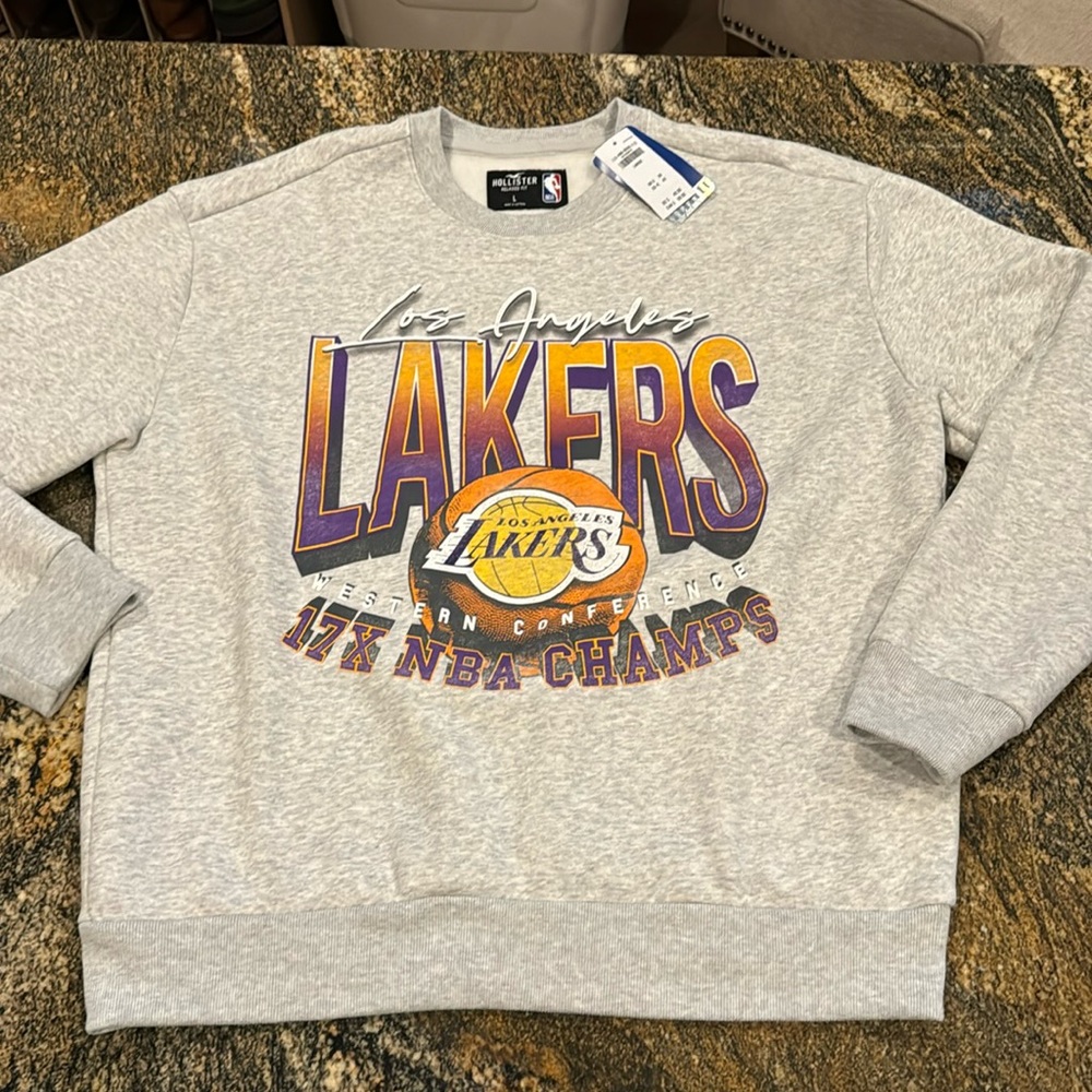NWT Hollister Relaxed Fit NBA men's Large sweatshirt. Super soft